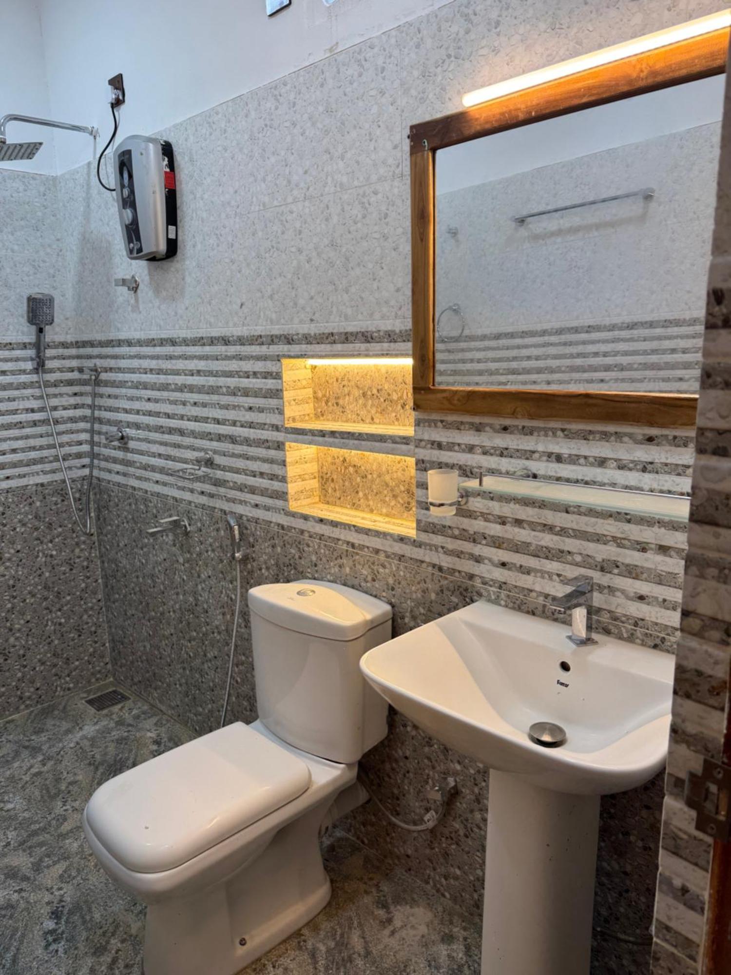 Beach Wave Hotel آروغام المظهر الخارجي الصورة