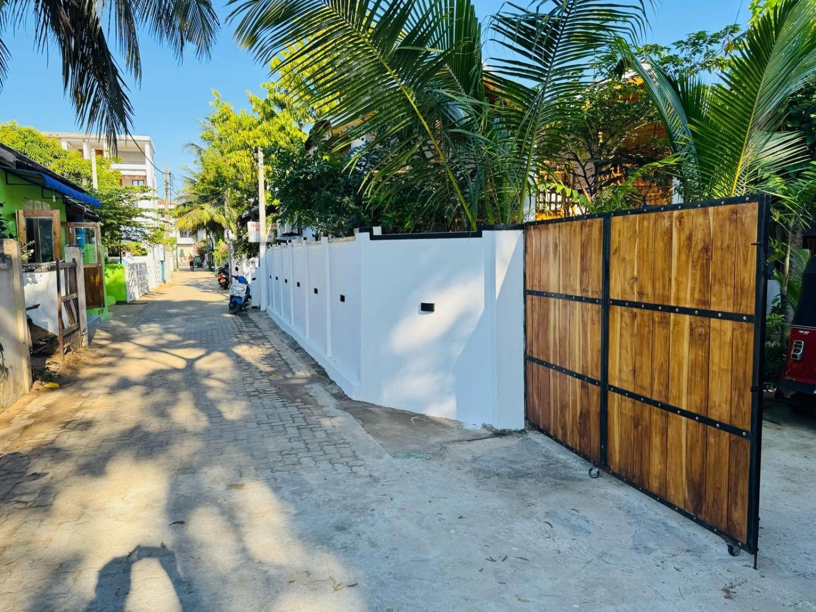 Beach Wave Hotel آروغام المظهر الخارجي الصورة